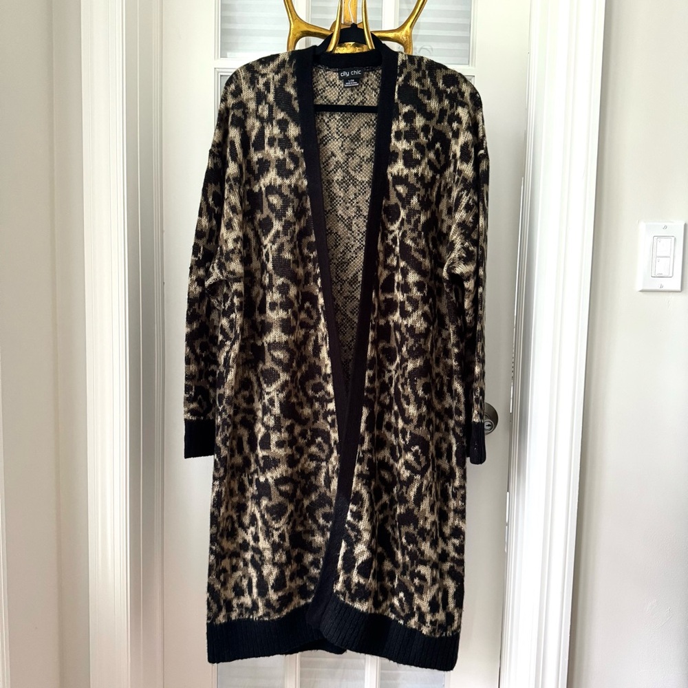 City Chic Leopard Print Sweater Coat. Size L/20